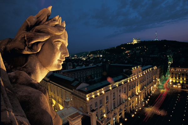 FRLIO - Lyon - Place des Terreaux - Credits _c_Tristan Deschamps, Only Lyon.jpg
